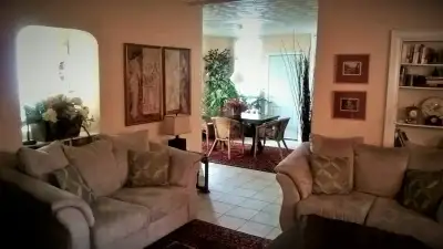 Downtown - quiet & private room with your own en suite bathroom