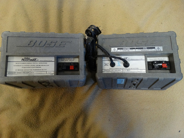 Bose Videomate/Roommate powered speaker pair, OG version dans Haut-parleurs  à Kingston - Image 2