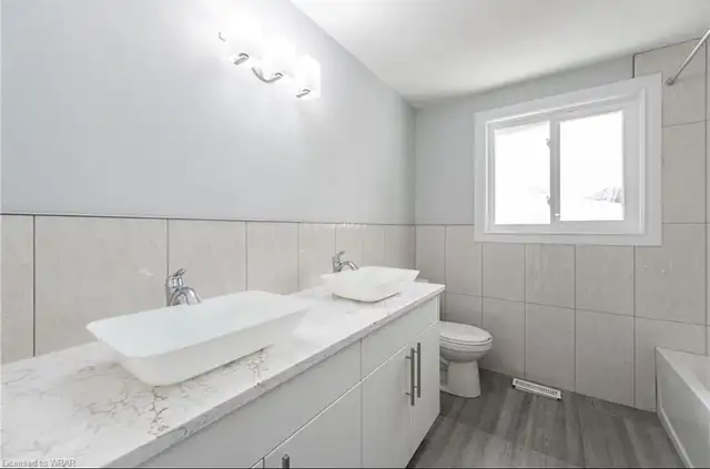 Side split legal duplex bungalow-large lot size in Houses for Sale in Kitchener / Waterloo - Image 6