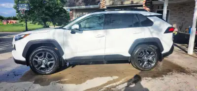 This is a clean, well-maintained Toyota RAV4 SUV that offers excellent reliability and spacious seat...