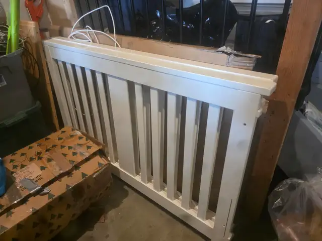 Pali Lucca Convertible Crib in Cribs in Edmonton - Image 4