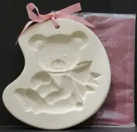 NEW, POTTERY "TEDDY BEAR", CANADA COOKIE/CRAFT MOLD