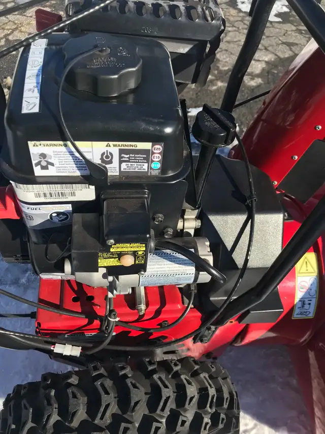 Souffleuse à neige Craftsman snow blower in Snowblowers in City of Montréal - Image 6