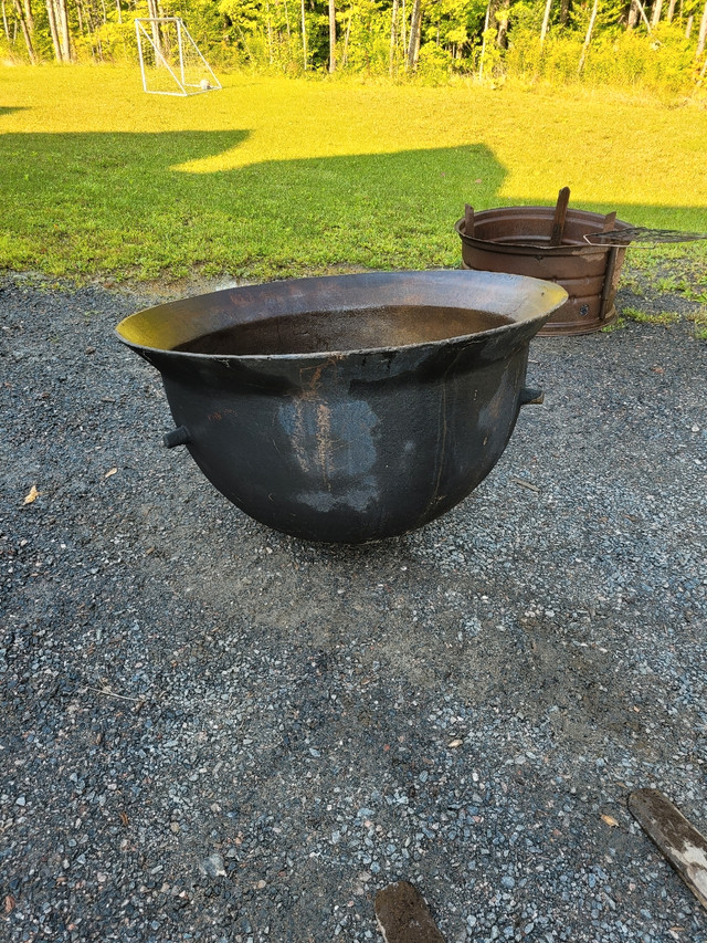 Cauldron  in Other in Muskoka - Image 3