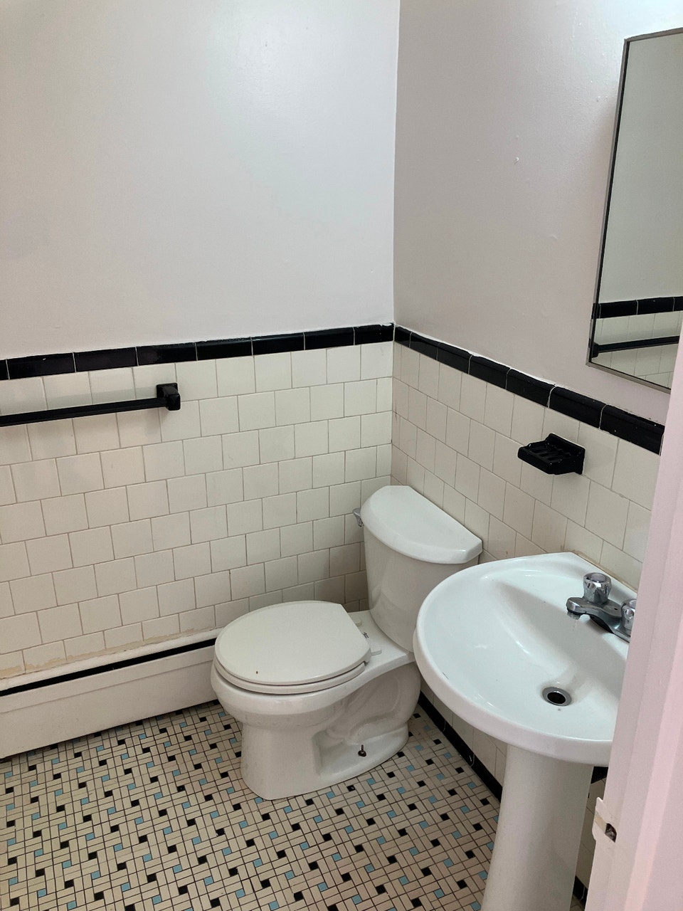 Centretown Bachelor/Studio Apartment for Rent (192 Somerset W) 5