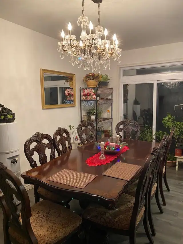 Dining table, solid wood, 8 chairs. in Dining Tables & Sets in Oshawa / Durham Region - Image 3