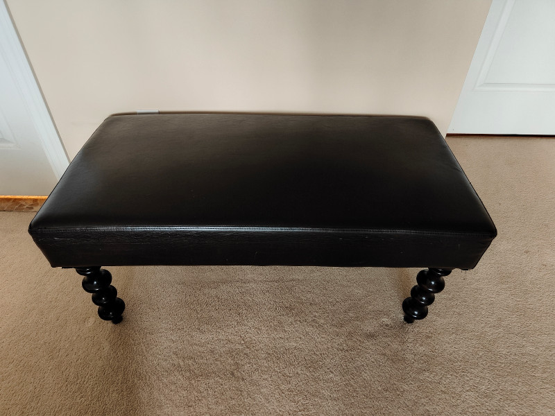 Dark brown leather end of bed bench Couches & Futons Hamilton Kijiji