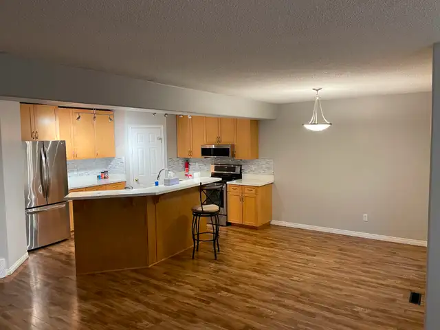 Spacious Home in Timberlea backing onto a Park63008315596161121