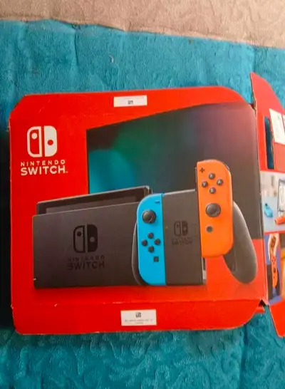 Nintendo switch avec Mario Odyssey, View more