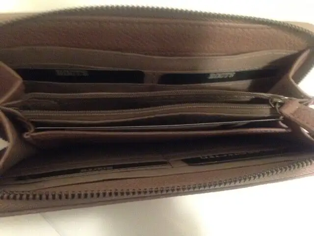 NEW! Vegan Leather Roots 73 Wallet/Wristlet/Cellphone Holders in Women's - Bags & Wallets in Mississauga / Peel Region - Image 5