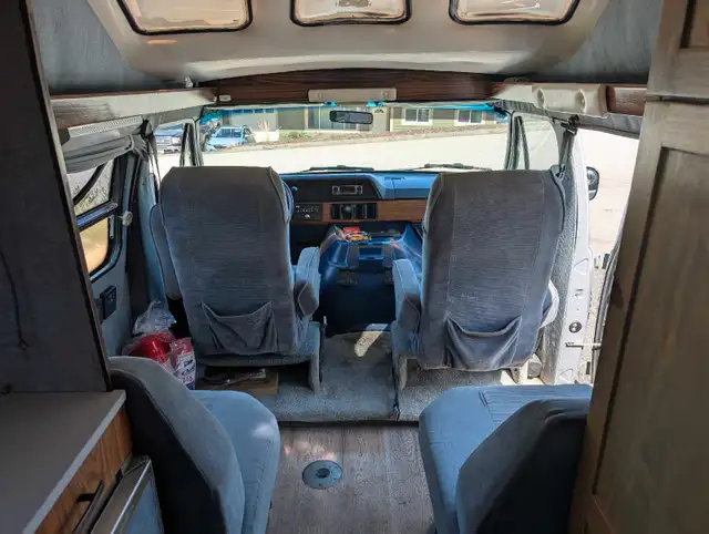 1989 dodge b250 fuel injected campervan  in RVs & Motorhomes in Kamloops - Image 4