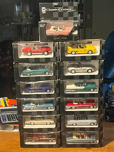 City Cruiser Collection pick and chose 1/43 from $19 To $39. 1- 1967 CHEVROLET CORVETTE. 2- 1994 FOR...