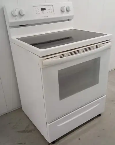 FRIGIDAIRE FLAT-TOP STOVE (model CFEF3055TWD), View more