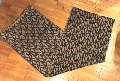 *100% AUTHENTIC MICHAEL KORS INFINITY SCARF... NEW, NEVER WORN MICHAEL KORS LIGHT KNIT LONG SCARF W/...