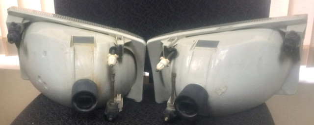 2004 F250 Front Headlights in Auto Body Parts in St. Albert - Image 2