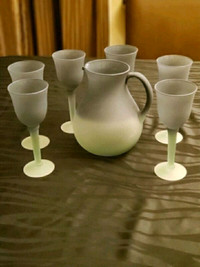 Water jug and 8 glasses 