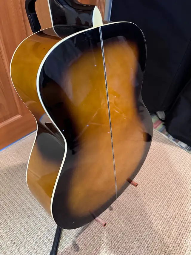 Washburn Acoustic - Tobacco Burst in Guitars in Mississauga / Peel Region - Image 5