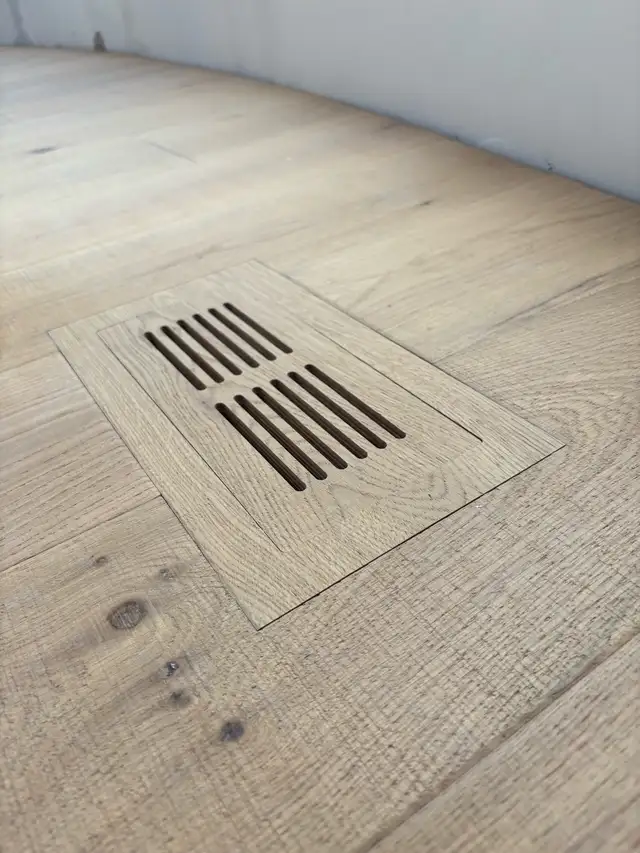 Flooring Repairs & Small Installations576046363890176008