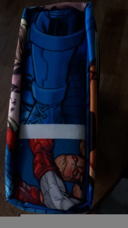 AVENGERS COMFORTER, SHEET AND DRAPES SET in Bedding in Peterborough - Image 8