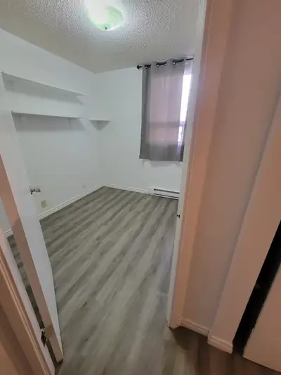 Room for Rent in a 4 bedroom House Room available Immediately The location is ideal for a student Re...