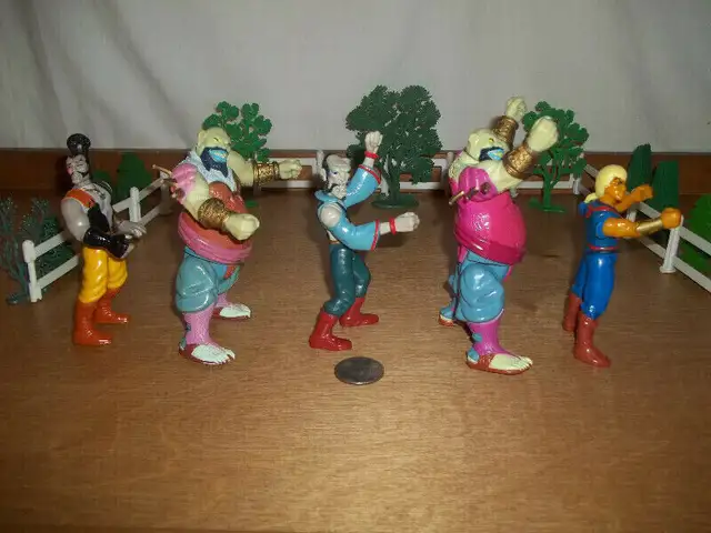 5 vintage Hasbro actions figures-1990 in Toys & Games in City of Montréal - Image 6