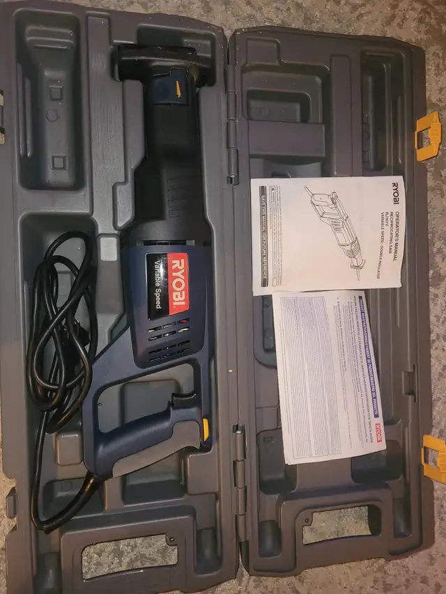 Ryobi Reciprocating Saw with case in Power Tools in Hamilton - Image 3