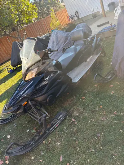 2002 skidoo grand touring 500 fan cooled, two up, electronic reverse, electric start with brand new...