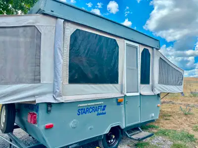 1993 StarCraft Stardust Tent Trailer 21ft when open and 10ft when closed. Ready to camp! This 1993 S...