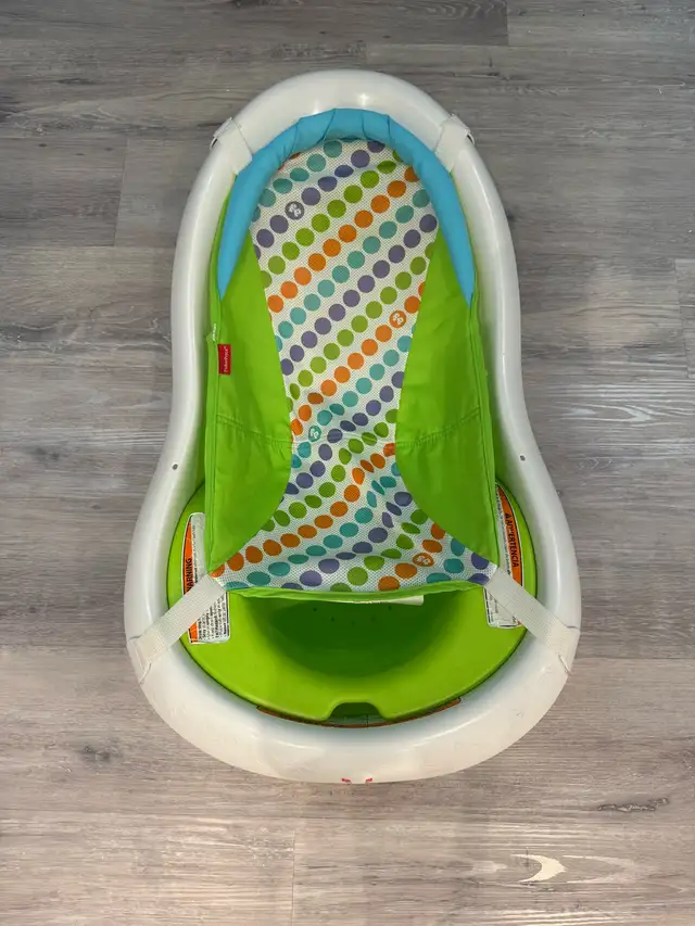 Fisher-Price Infant Bath Tub in Bathing & Changing in Edmonton - Image 3