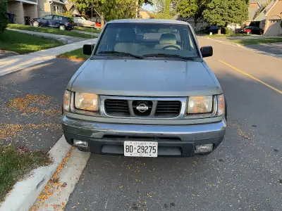 Nissan Frontier 1998 manual 4 cylinder Very strong motor will run for 500 k without much problems Ve...