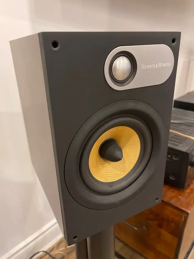 Bowers and Wilkins Speaker 686 in Speakers in Markham / York Region - Image 2