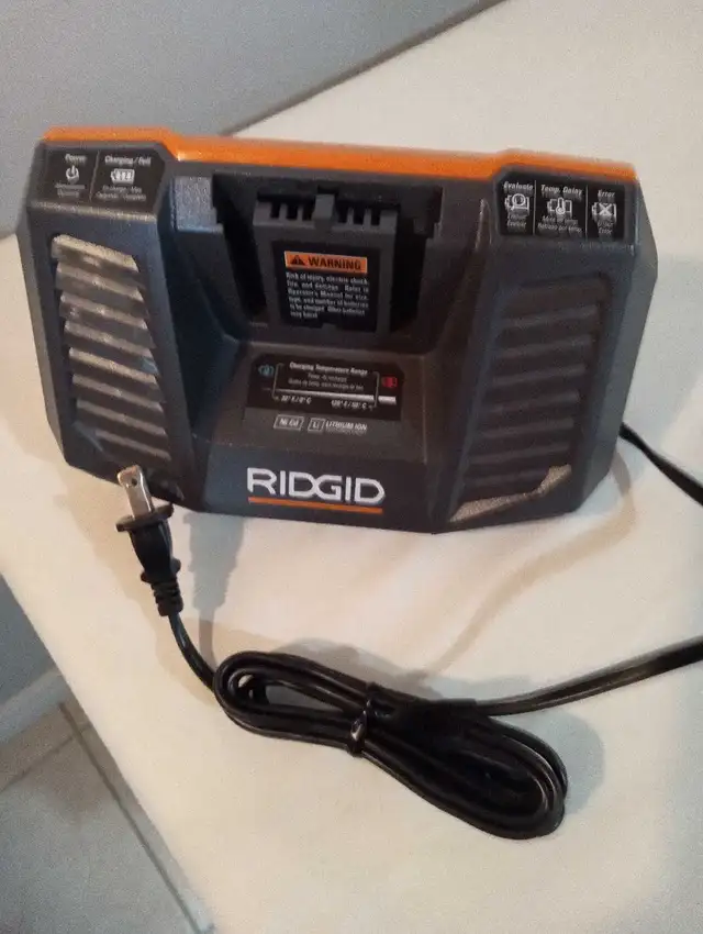 BRAND NEW RIDGID GEN 5X CHARGER AND 2 NEW BATTERIES in Power Tools in St. Catharines - Image 3