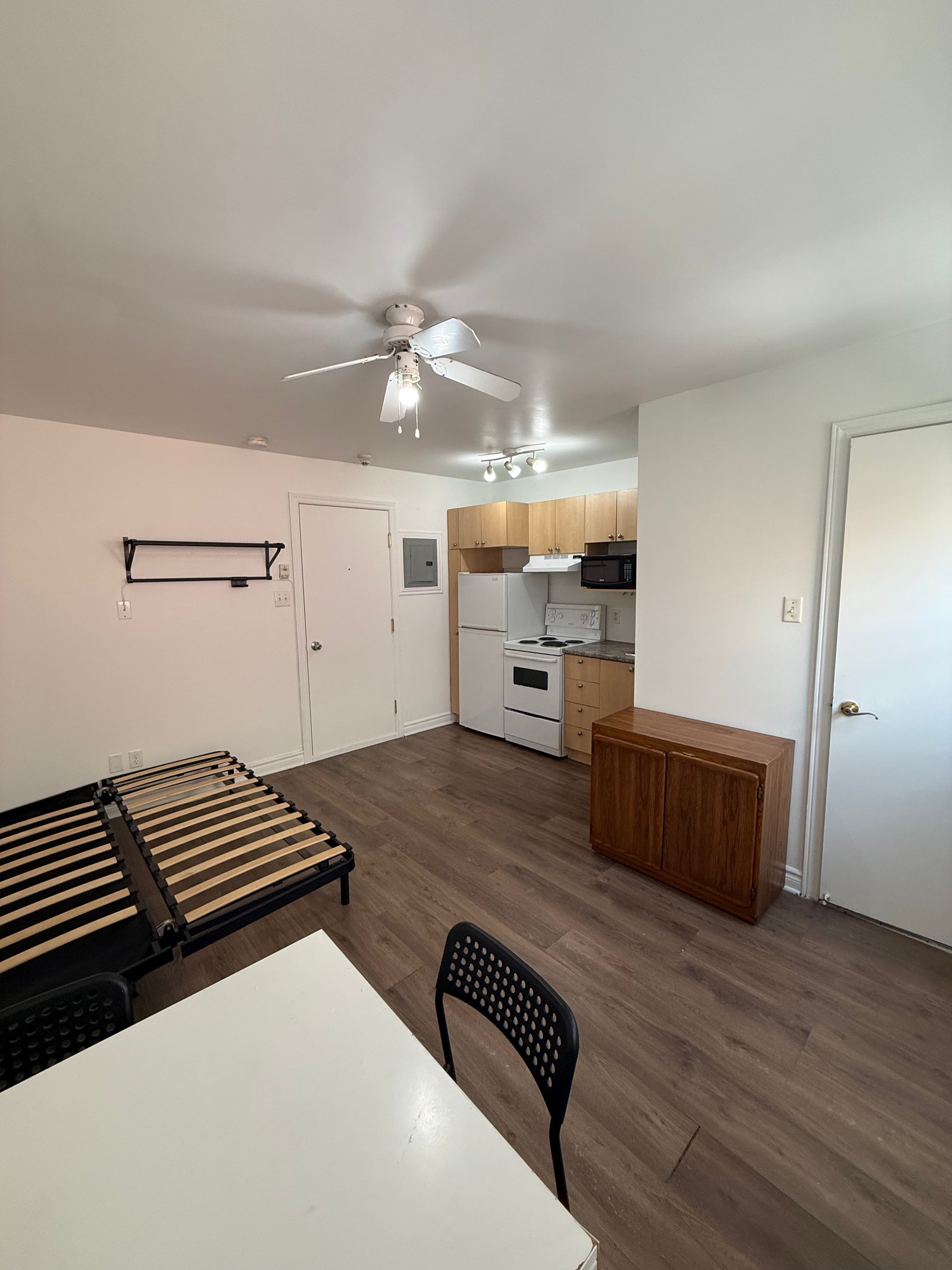 Appartement studio tout inclus à louer – Ahuntsic, Montréal — photo 3