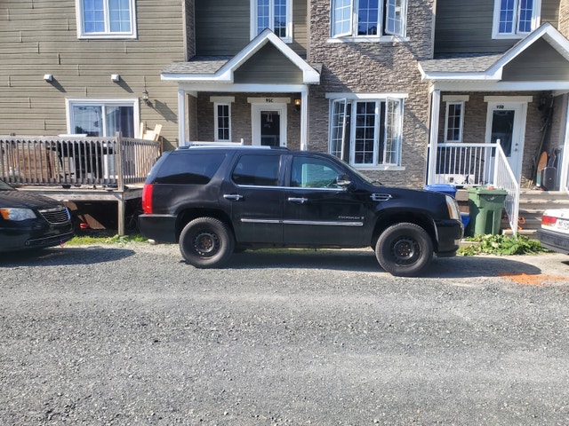 Cadillac Escalade super condition 2000$