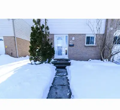 3-Bedroom Townhome with Private Yard | East London