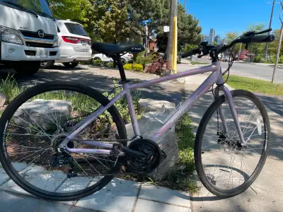 For sale: Versatile and durable hybrid bike A versatile and durable hybrid bike perfect for city str...