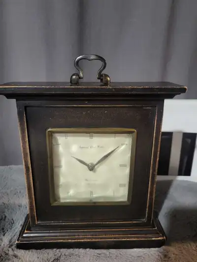 Horloge style antique brune foncée , View more