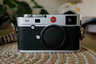 Leica m240 silver digital rangefinder, View more