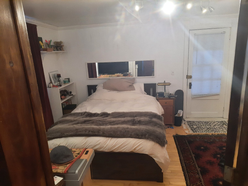 Large room for rent in Westboro with parking Room Rentals & Roommates