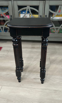 Small table black.