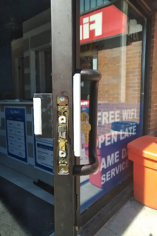 Burlington-Oakville Locksmith and Safe Technician62863218417283124