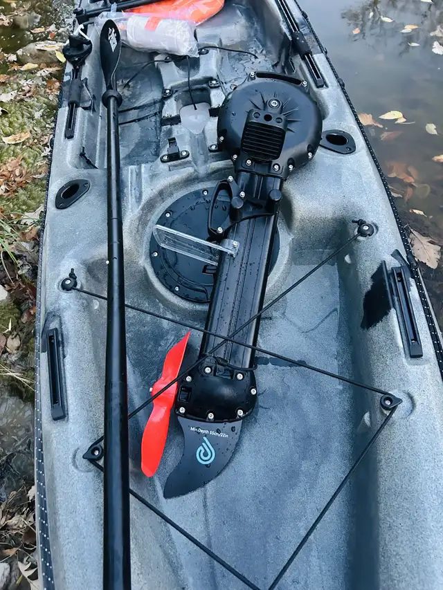 Fishing Kayak ( paddle drive! ) in Fishing, Camping & Outdoors in Portage la Prairie - Image 4