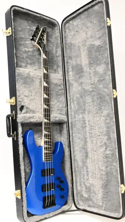 Jackson Bass JS3 with hard case good condition in Metallic Blue, View more