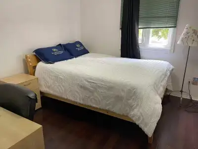 Warden and Steeles rooms in the house for rent nice and clean please text at 6477009459