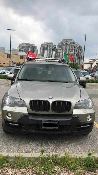 Selling my 2008 BMW X5 3.0si that starts, runs. Features a clean tan leather interior with WeatherTe...