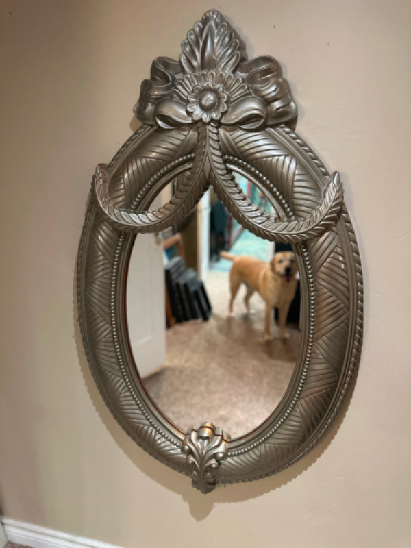 Deluxe Wall Mirror in Home Décor & Accents in Oakville / Halton Region