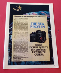 VINTAGE 1979 NIKON EM 35MM CAMERA ORIG AD - AFFICHE RETRO 70S