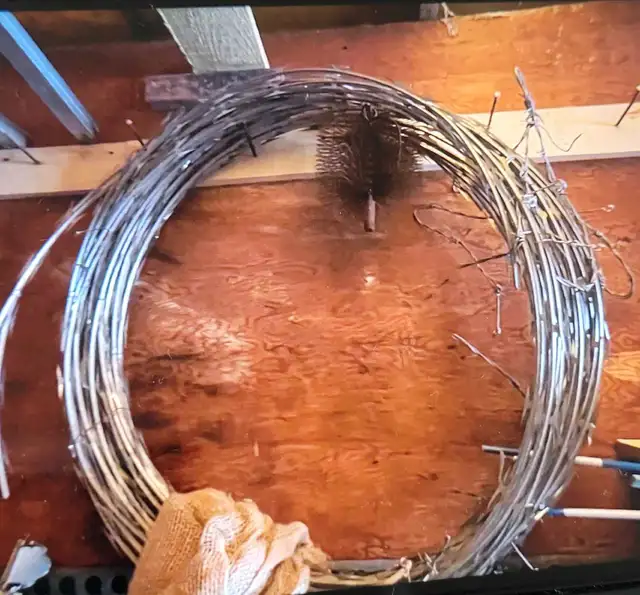 fil barbelé métallique/ fence wire  in Outdoor Tools & Storage in West Island - Image 2