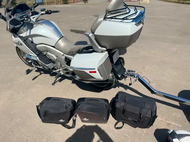 2014 BMW 1600 GTL Exclusive c/w trailer in Sport Touring in Strathcona County - Image 8