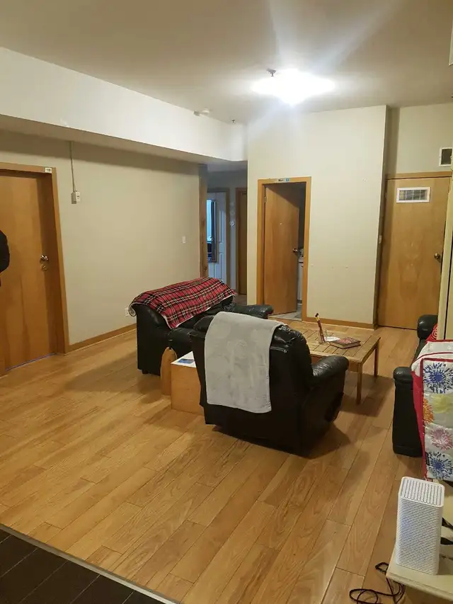 Waterloo, Laurier Student rental 5 bdrm 2 bath in Long Term Rentals in Kitchener / Waterloo - Image 4